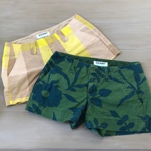 Pretty printed 2 short bundle. Size 2